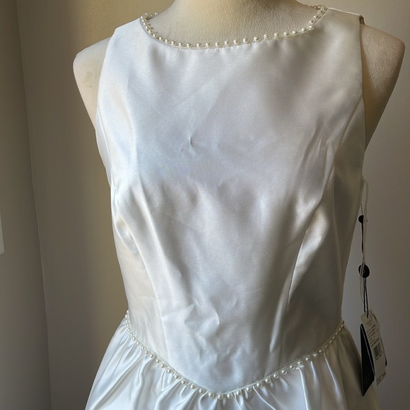 Adrianna Papell ivory pearl Mikado dress size 4 NWT - Picture 2 of 5